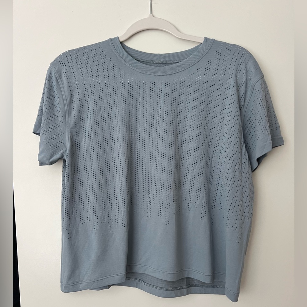 Lululemon Train To Be Short Sleeve Top - Chambray - Size 8
